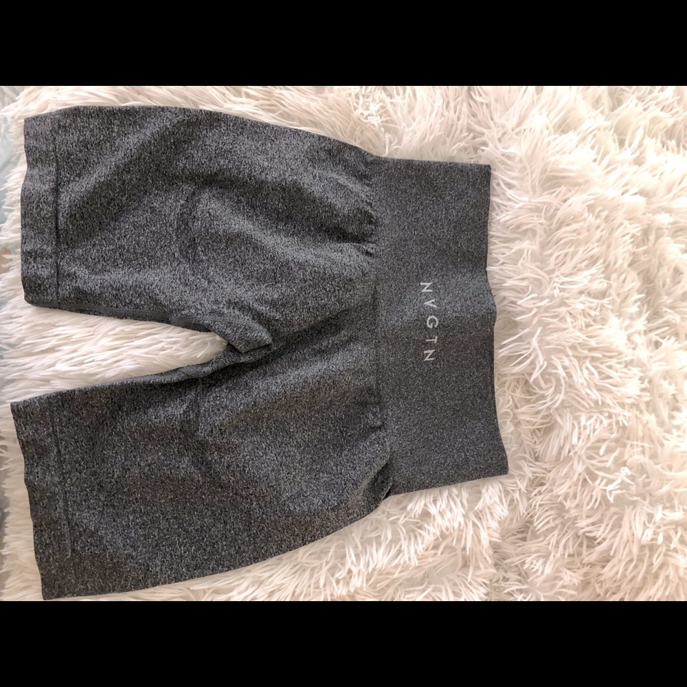 Seamless NVGTN shorts. XS